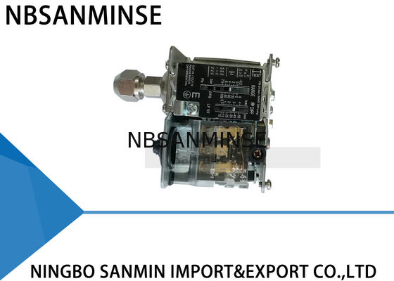 標準的な取付金具PC55が付いている水空気圧縮機の圧力スイッチ